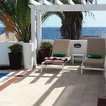 Apartment Wake Up With The Sea! Enjoy Private Pool!