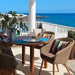 Wake Up With The Sea! Enjoy Private Pool! Apartment