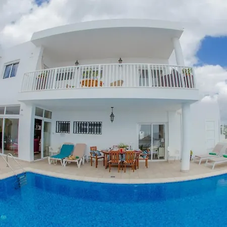 Apartment Wake Up With The Sea! Enjoy Private Pool! *
