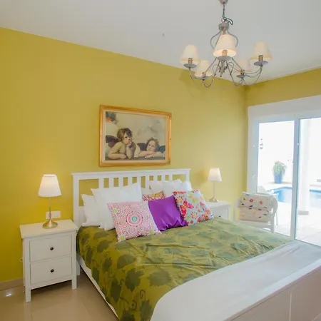 Wake Up With The Sea! Enjoy Private Pool! Apartament