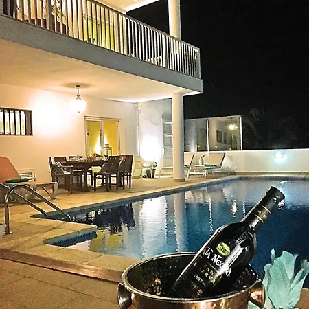 Wake Up With The Sea! Enjoy Private Pool!