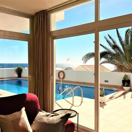 Daire Wake Up With The Sea! Enjoy Private Pool!