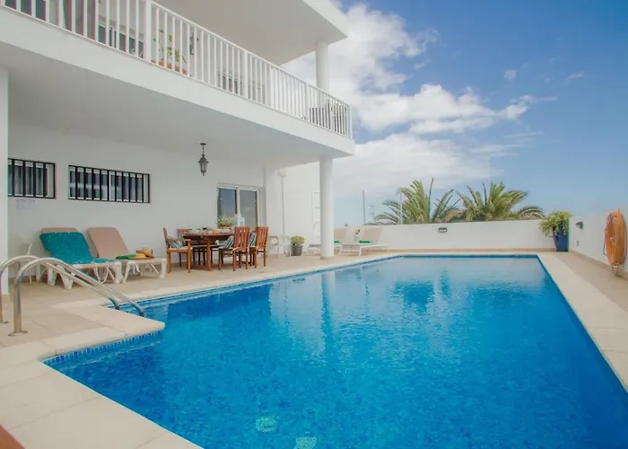 Апартаменты Wake Up With The Sea! Enjoy Private Pool! Плайя-Онда