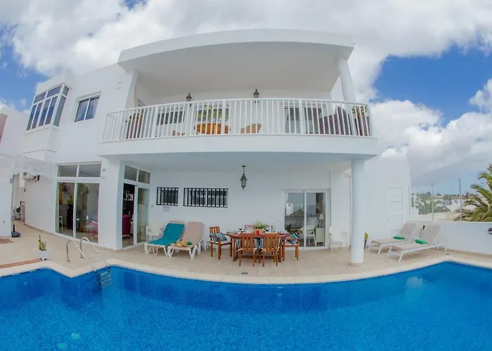 Апартаменты Wake Up With The Sea! Enjoy Private Pool! *