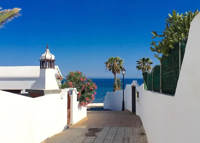 Wake Up With The Sea! Enjoy Private Pool! Апартаменты