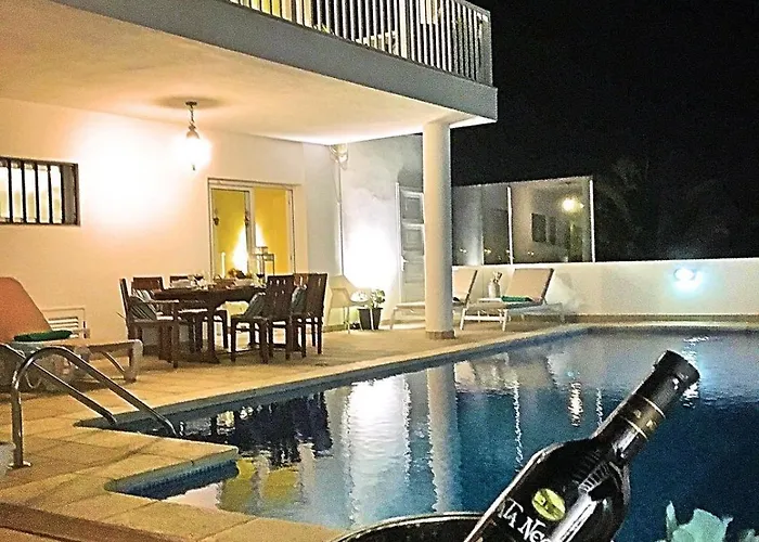 Wake Up With The Sea! Enjoy Private Pool!