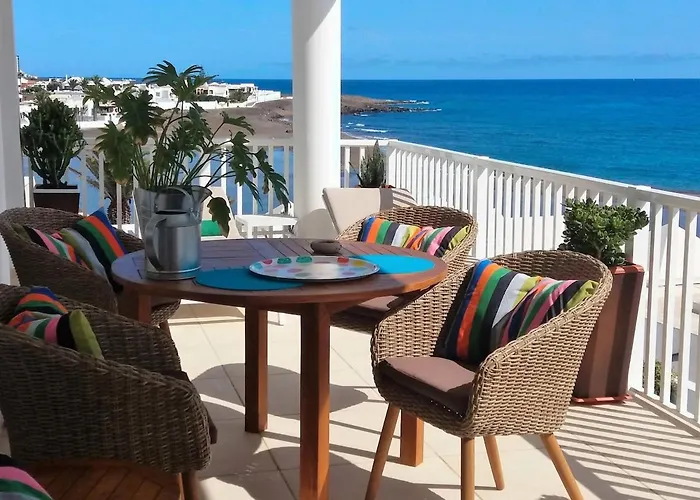 Wake Up With The Sea! Enjoy Private Pool! Appartamento