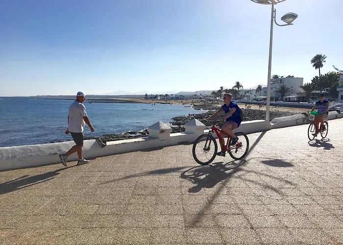 Wake Up With The Sea! Enjoy Private Pool! Lägenhet