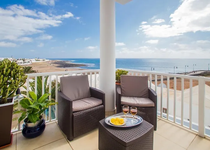 Wake Up With The Sea! Enjoy Private Pool! Lägenhet